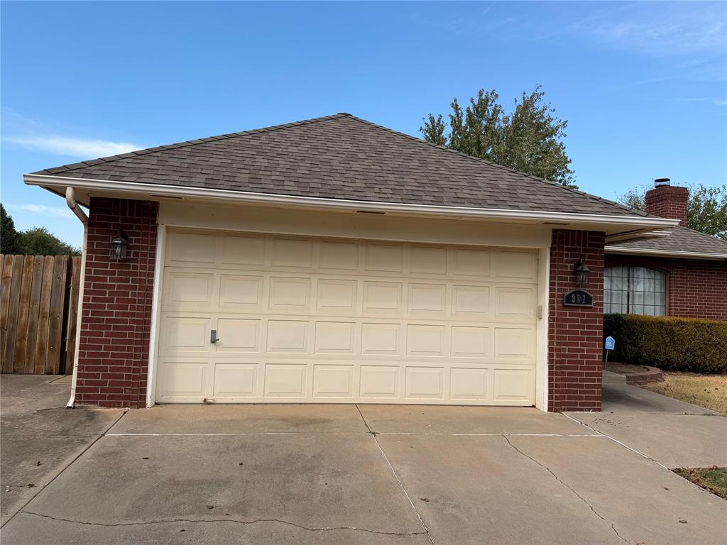 901 Randall Drive Property Photo 1