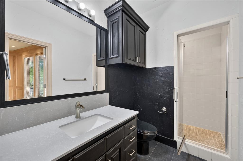 545 E Oak Place Property Photo 23