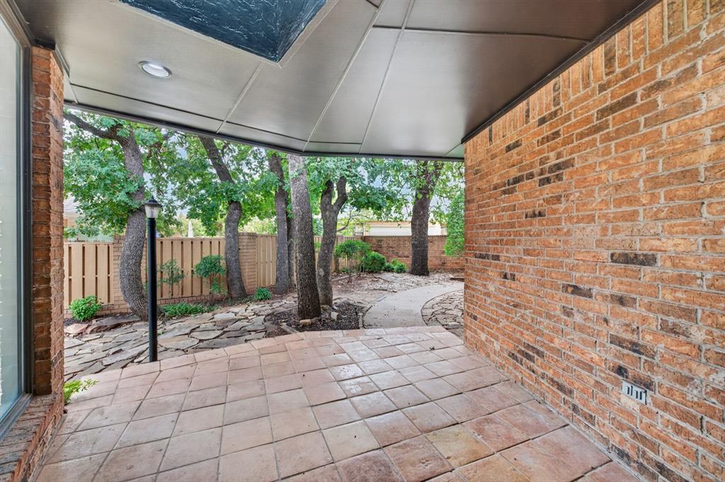 545 E Oak Place Property Photo 33