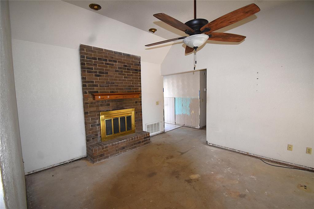 2007 Mary Avenue Property Photo 3