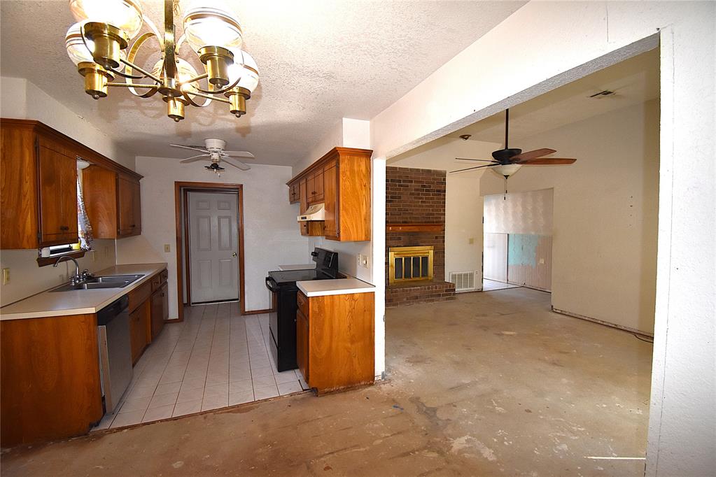 2007 Mary Avenue Property Photo 6