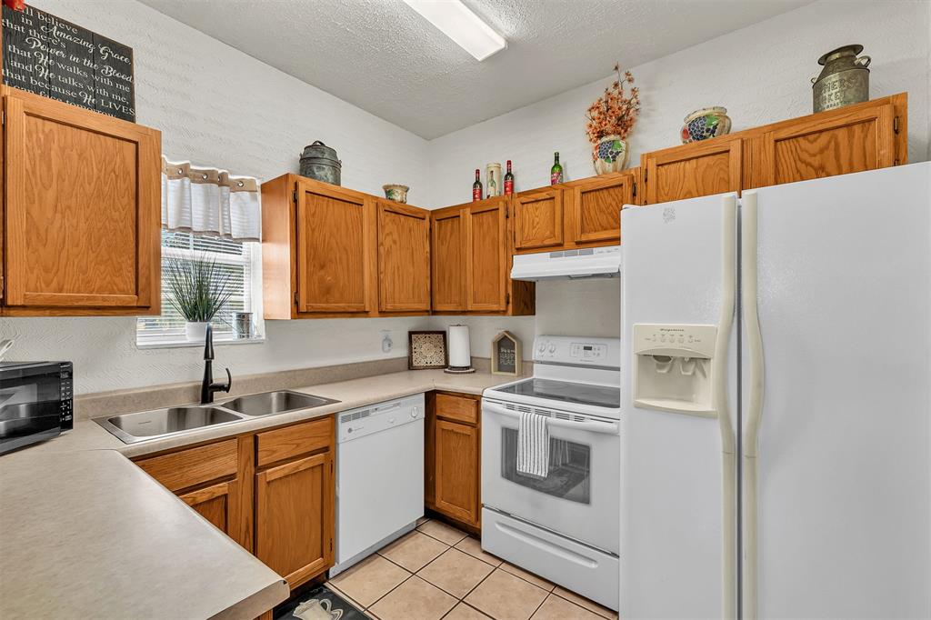 16925 W Wilshire Boulevard Property Photo 11