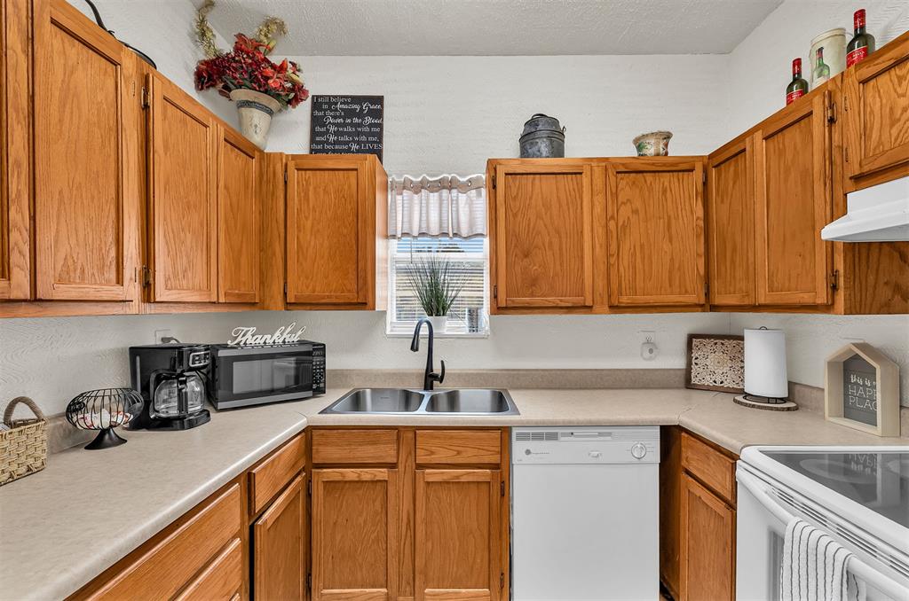 16925 W Wilshire Boulevard Property Photo 13