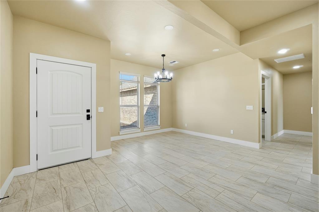 306 W 4th Street Property Photo 4