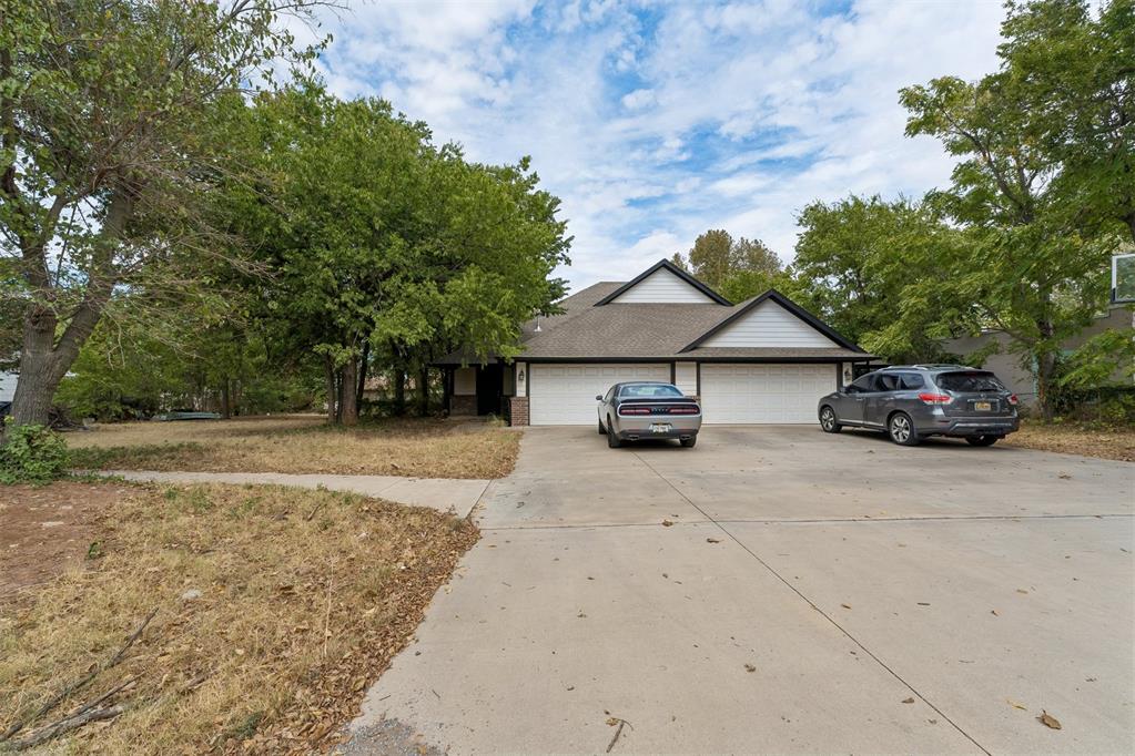 706 W London Street Property Photo 1