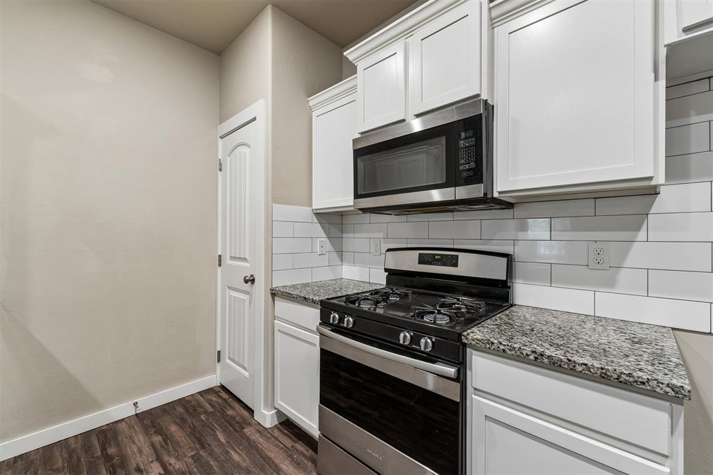 706 W London Street Property Photo 11