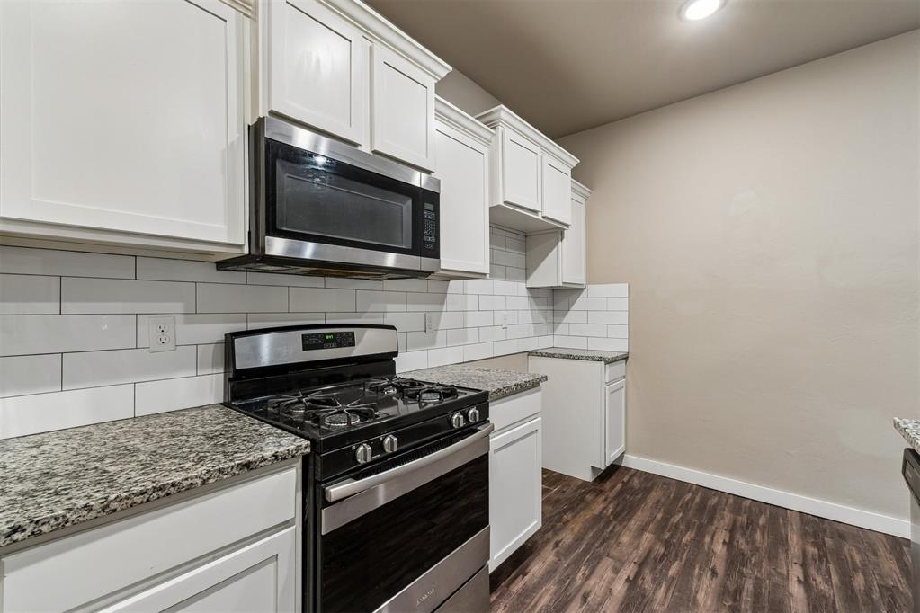 706 W London Street Property Photo 13