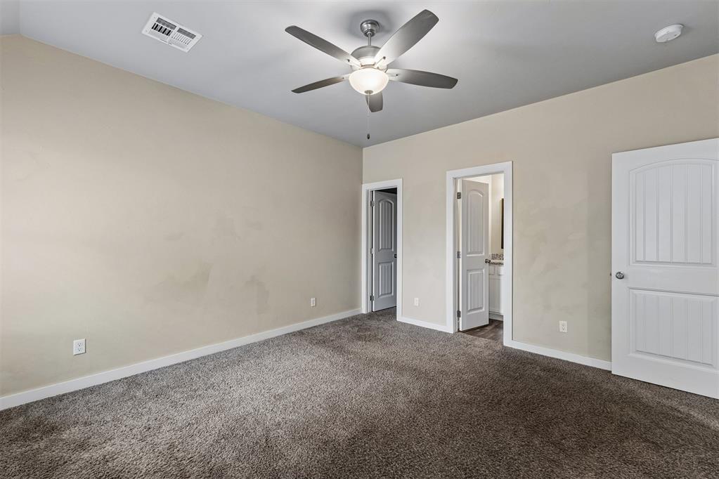 706 W London Street Property Photo 16