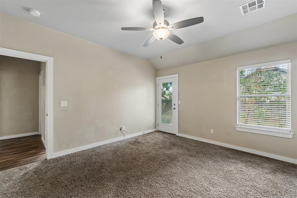 706 W London Street Property Photo 18