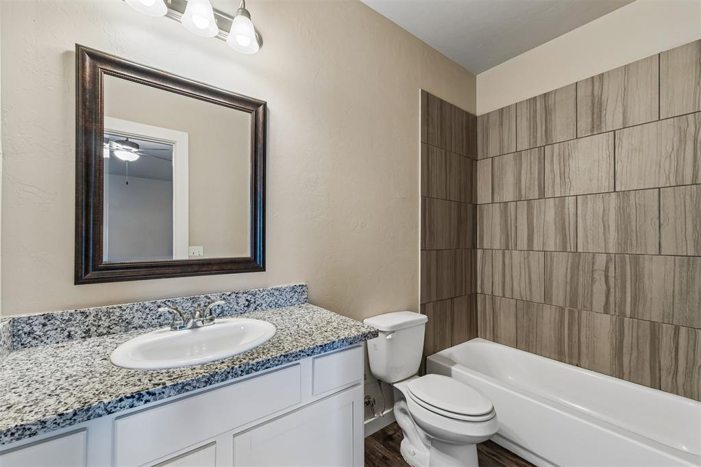 706 W London Street Property Photo 20
