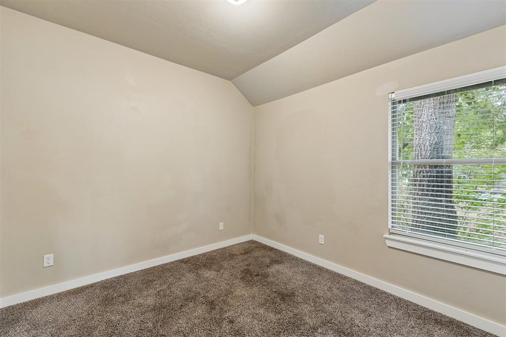 706 W London Street Property Photo 21