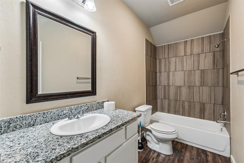 706 W London Street Property Photo 24