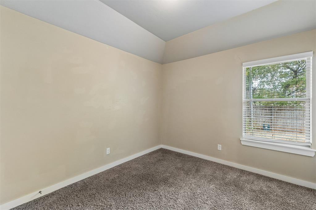 706 W London Street Property Photo 25