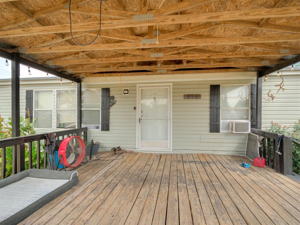 411 W Grand Street Property Photo 1