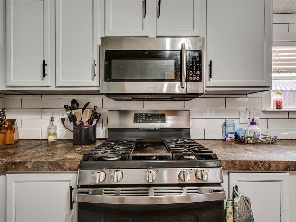 411 W Grand Street Property Photo 14