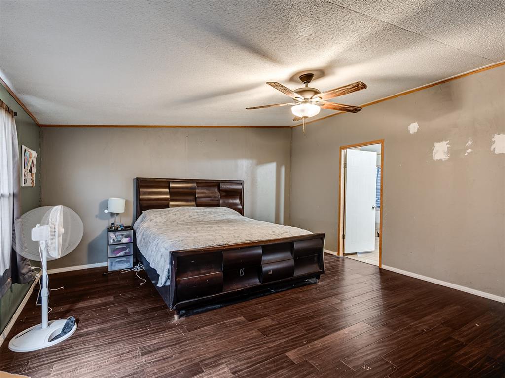 411 W Grand Street Property Photo 17