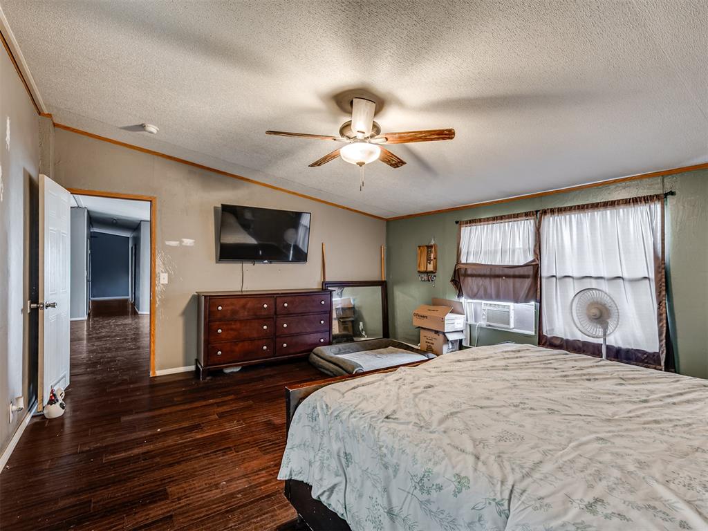411 W Grand Street Property Photo 18