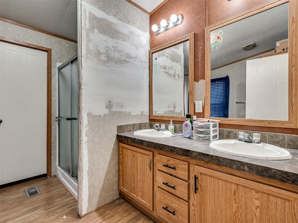 411 W Grand Street Property Photo 19
