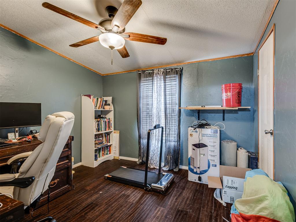 411 W Grand Street Property Photo 28