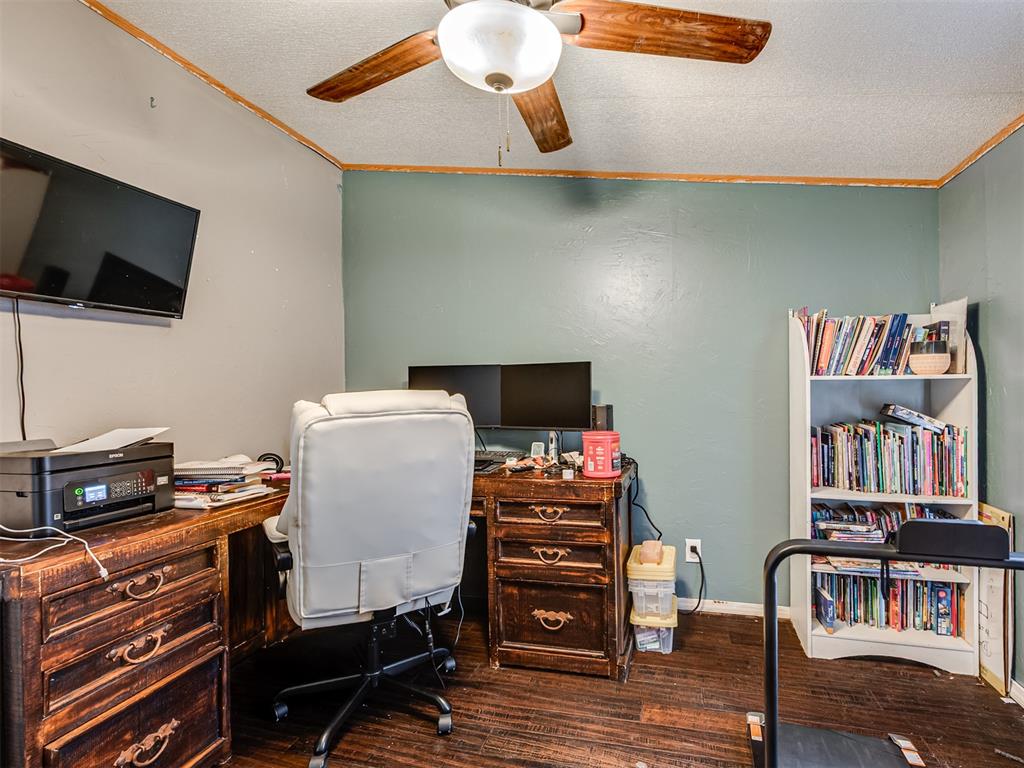 411 W Grand Street Property Photo 29