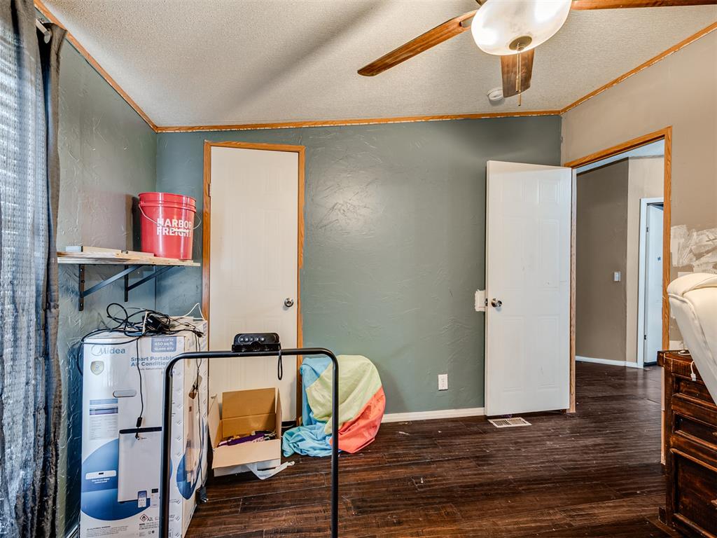 411 W Grand Street Property Photo 30