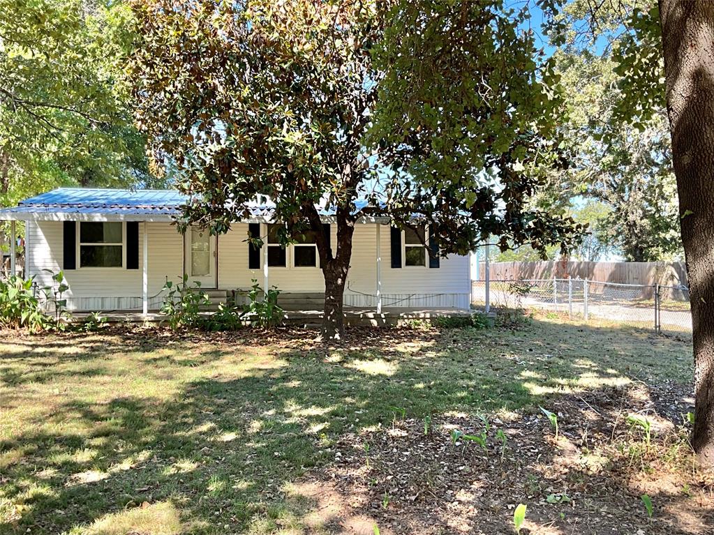 20165 W Oak Property Photo 3
