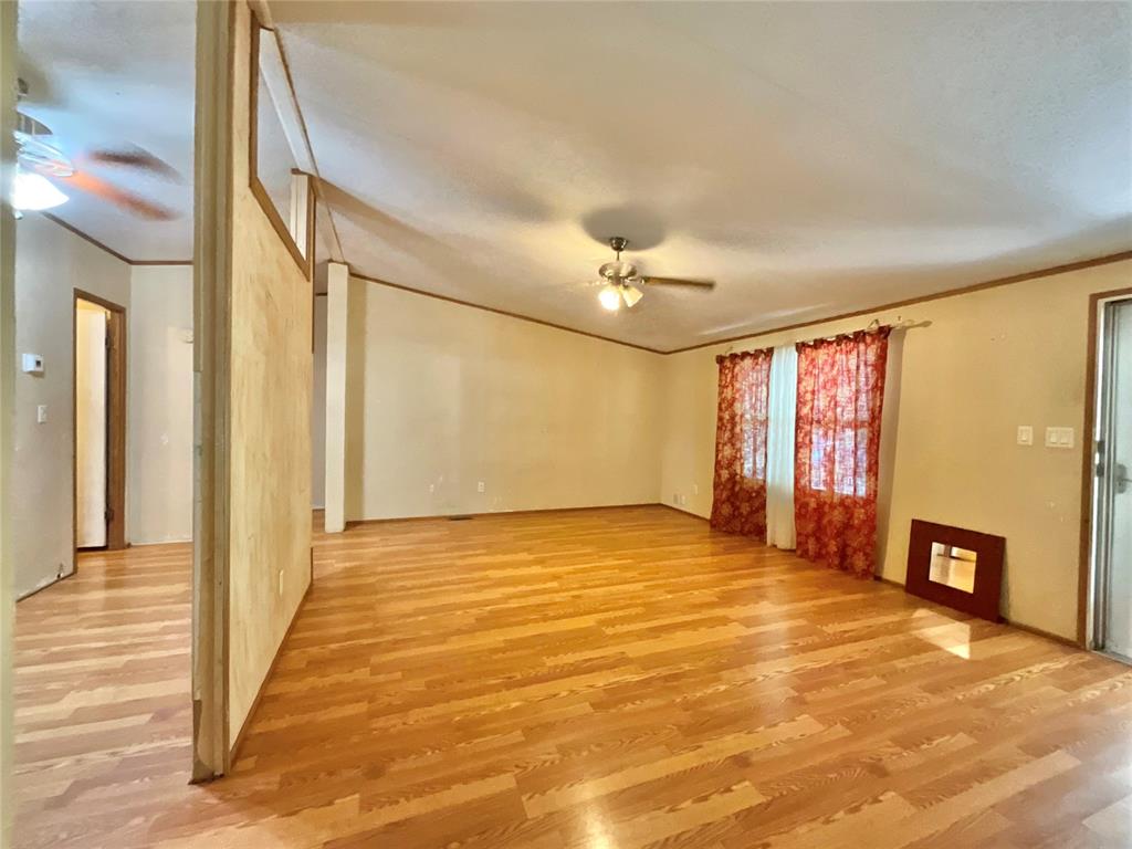 20165 W Oak Property Photo 4