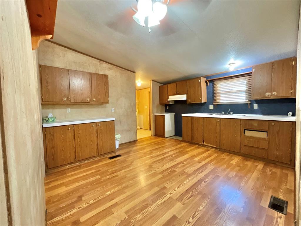 20165 W Oak Property Photo 6