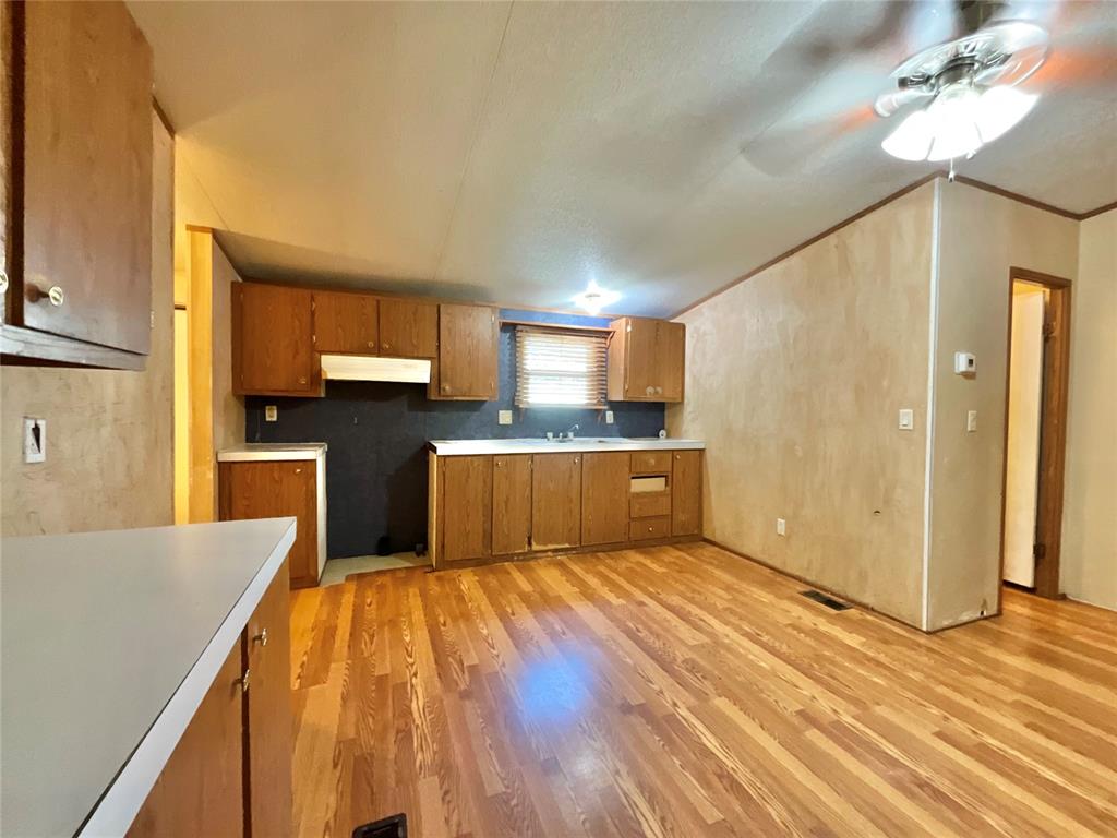 20165 W Oak Property Photo 7