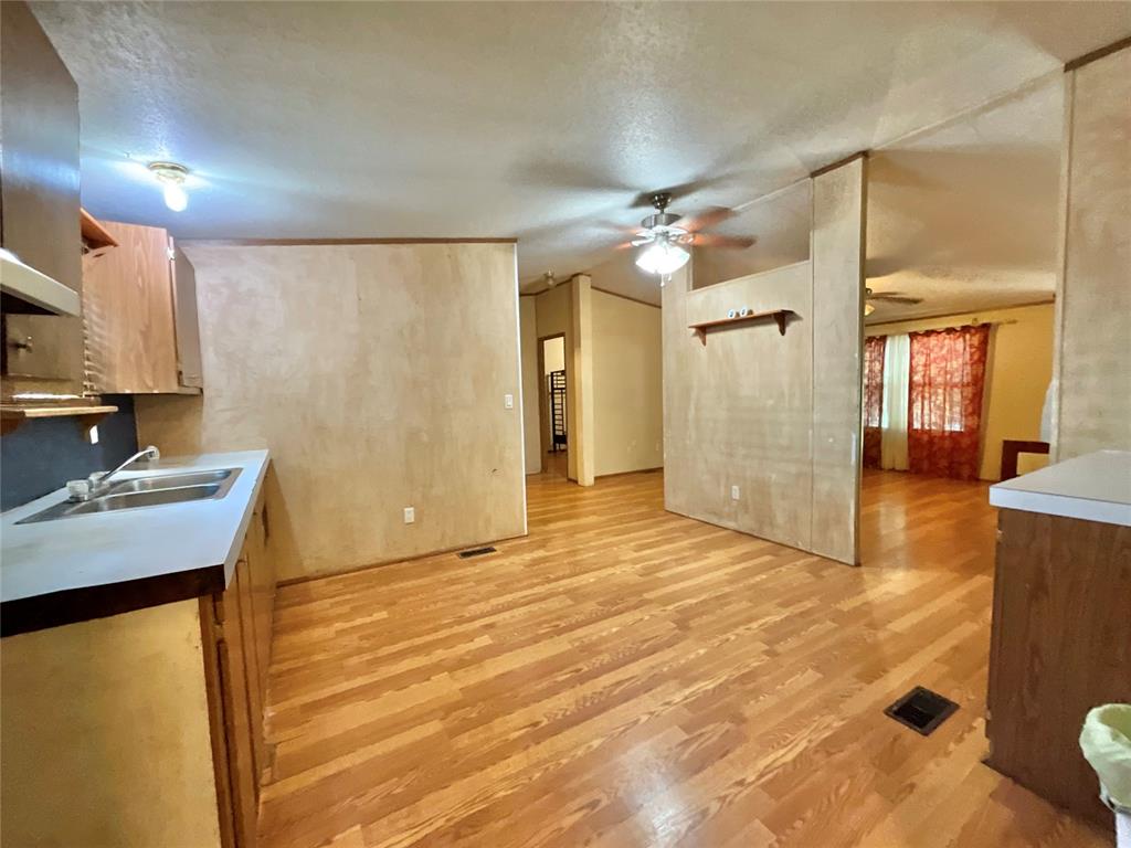 20165 W Oak Property Photo 8