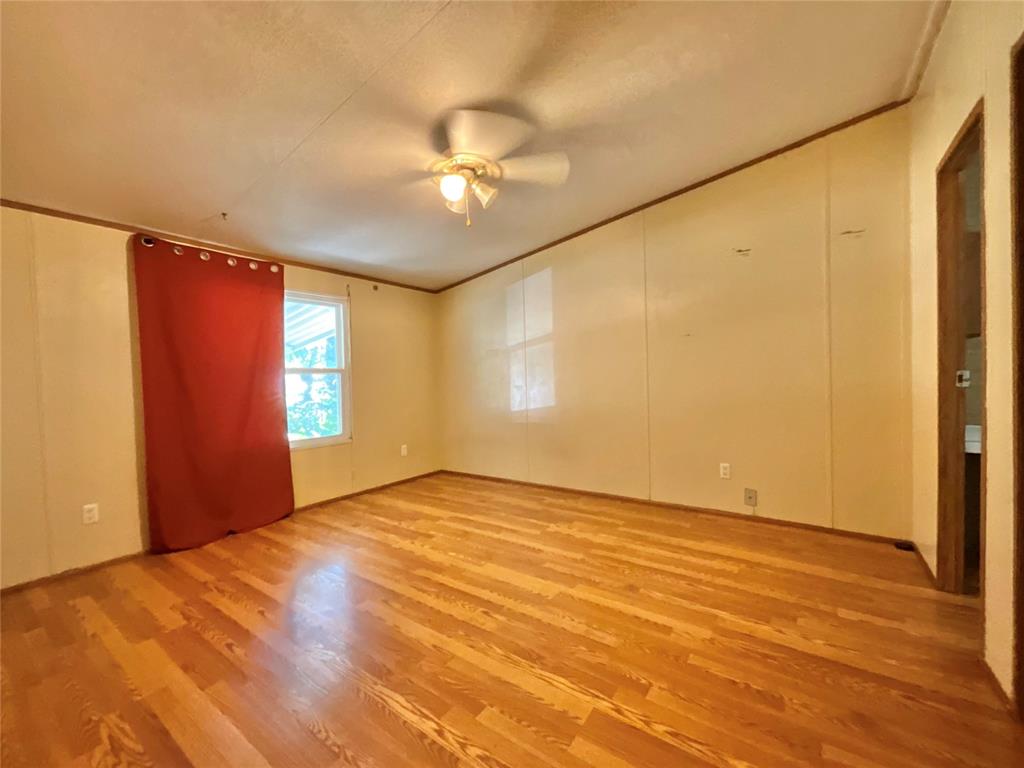20165 W Oak Property Photo 9