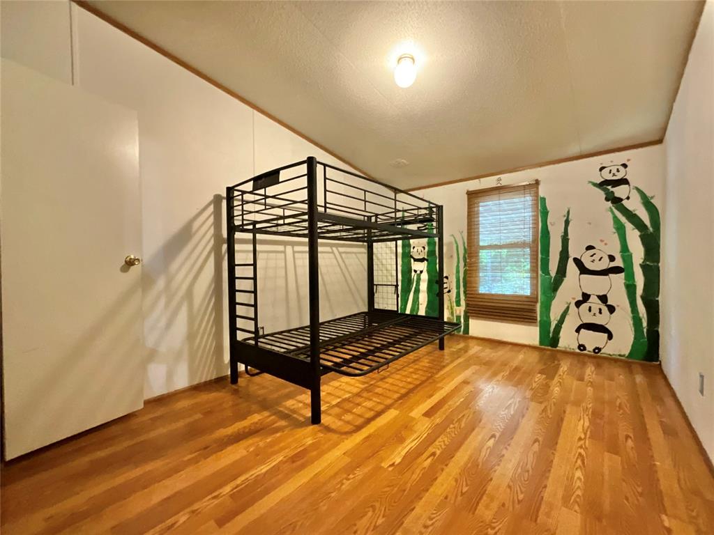 20165 W Oak Property Photo 11