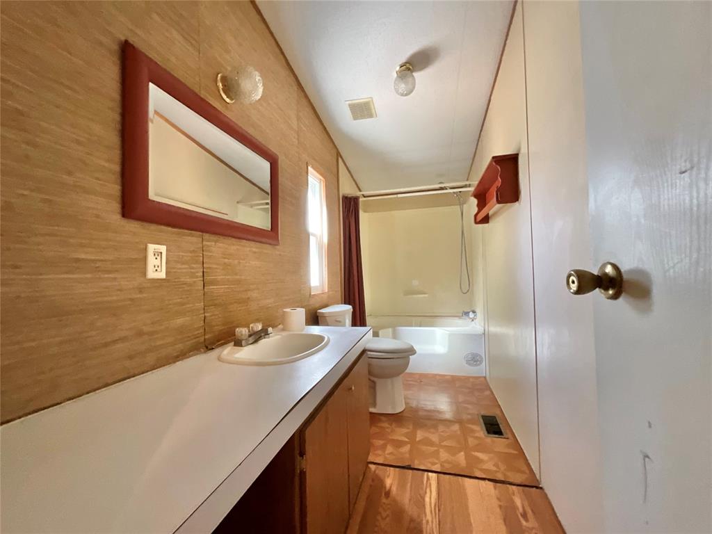 20165 W Oak Property Photo 13