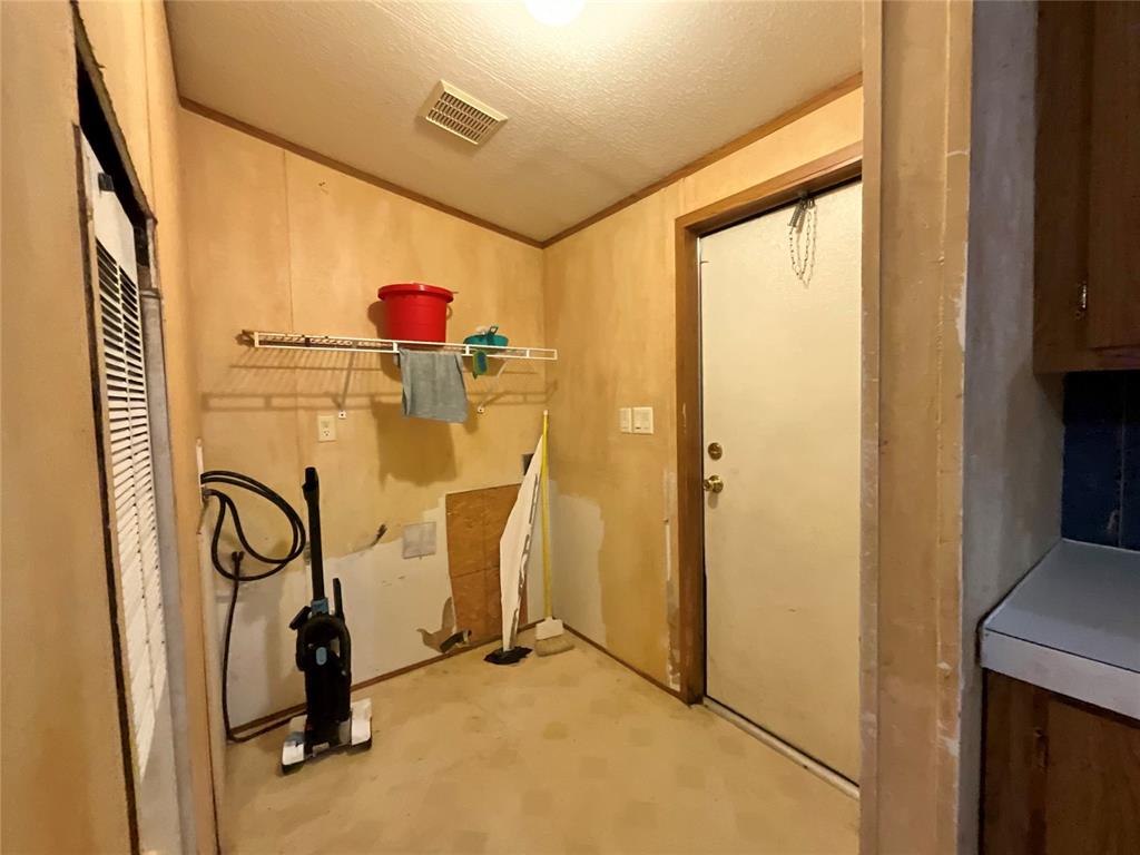 20165 W Oak Property Photo 15