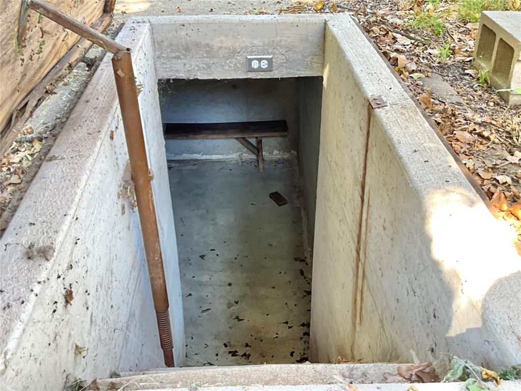 20165 W Oak Property Photo 20