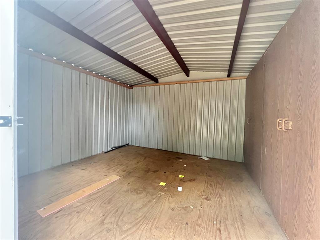 20165 W Oak Property Photo 25