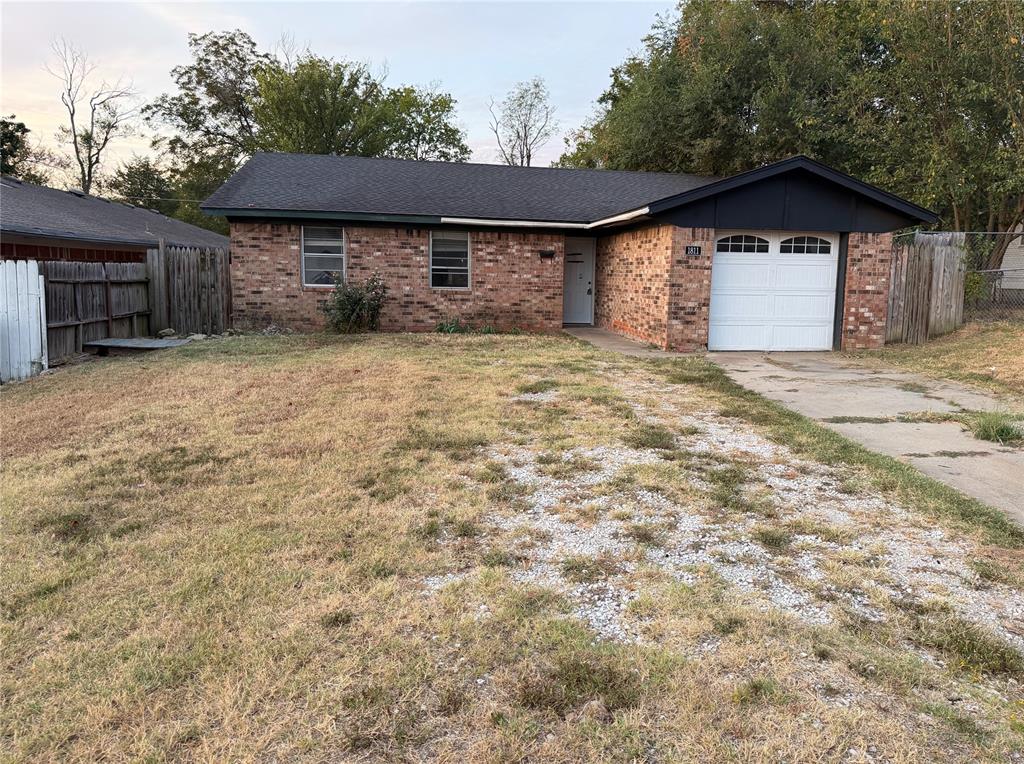 1811 Lewis Avenue Property Photo 1