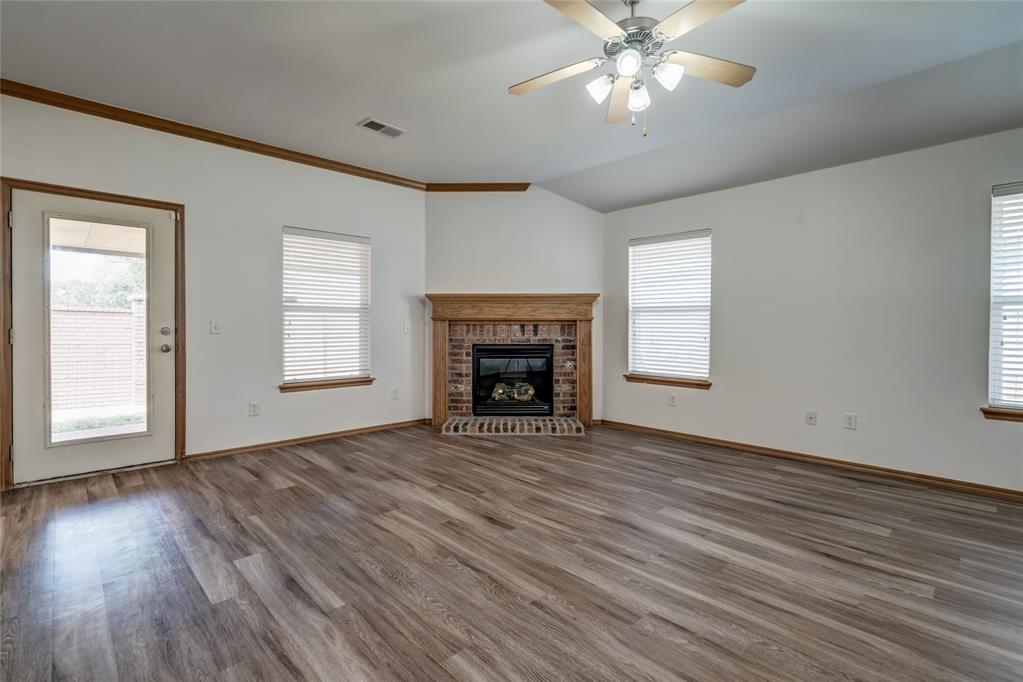 17633 Cobalt Avenue Property Photo 4