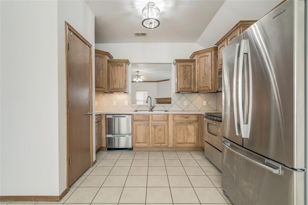 17633 Cobalt Avenue Property Photo 6