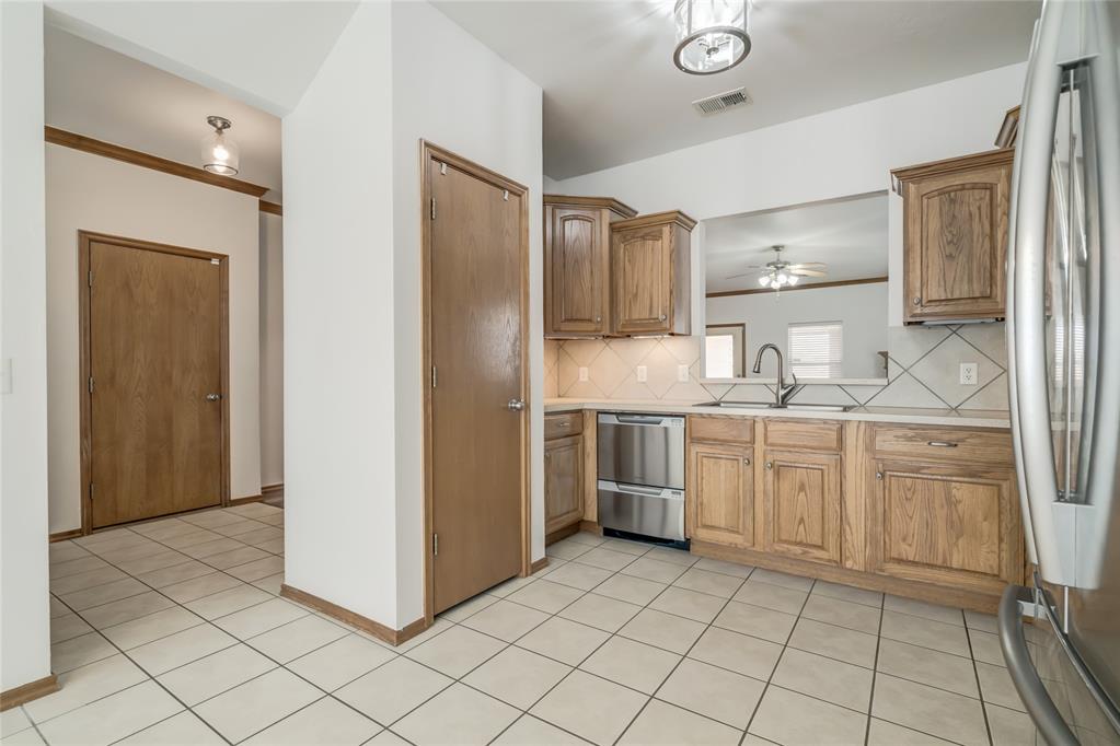 17633 Cobalt Avenue Property Photo 7