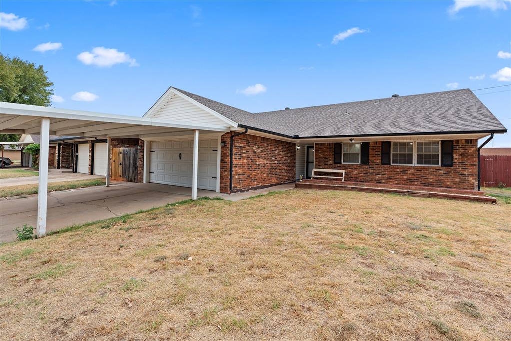926 S Highland Drive Property Photo 3