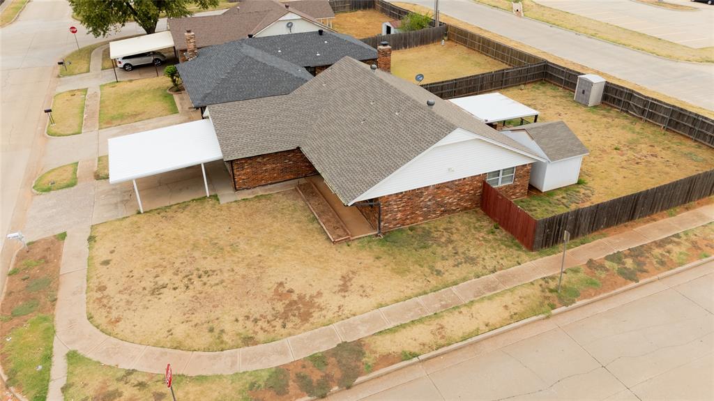 926 S Highland Drive Property Photo 4