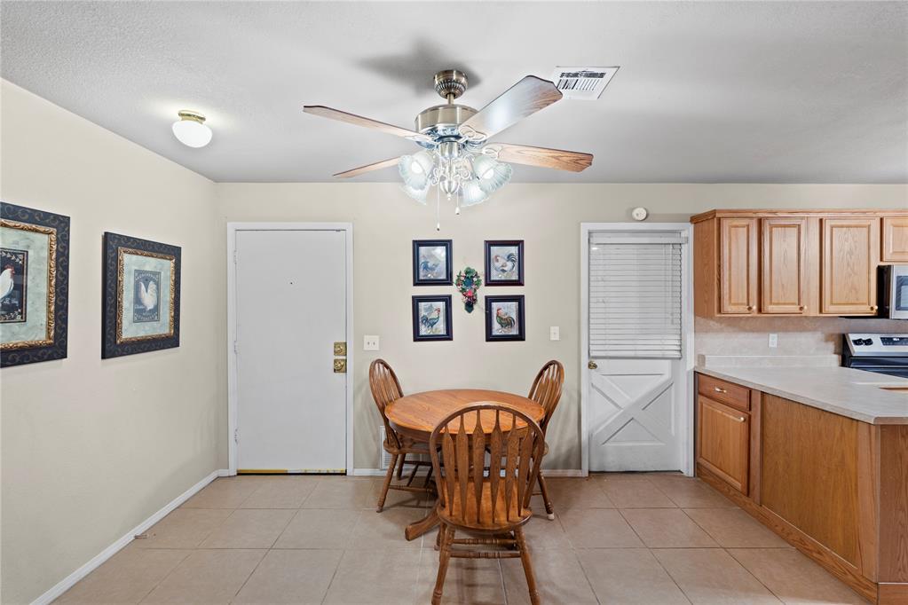926 S Highland Drive Property Photo 6