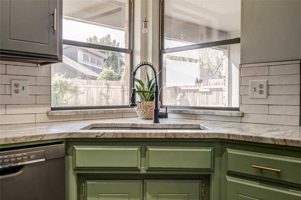 10008 Albert Lane Property Photo 18