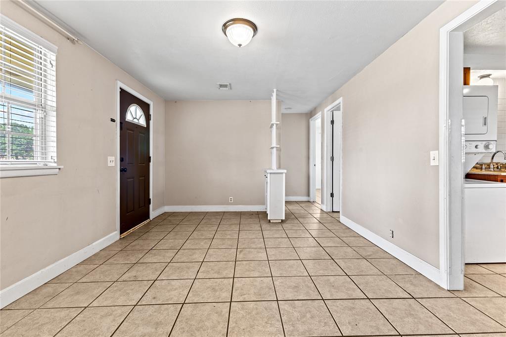 516 E Huber Street Property Photo 2