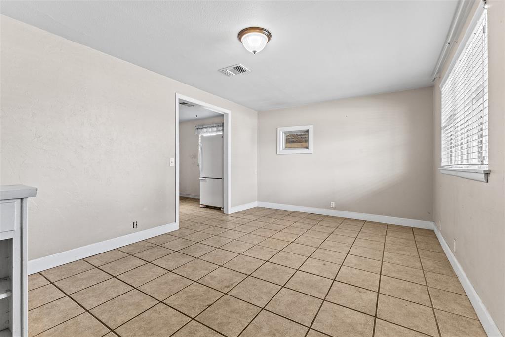 516 E Huber Street Property Photo 3
