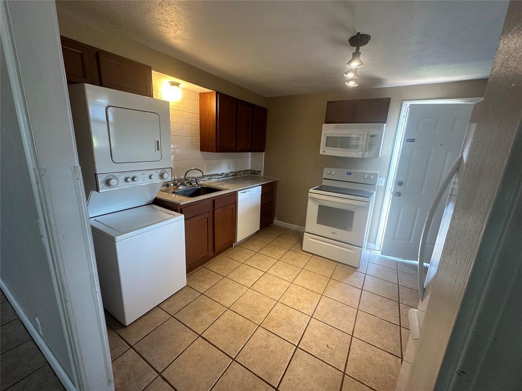 516 E Huber Street Property Photo 4