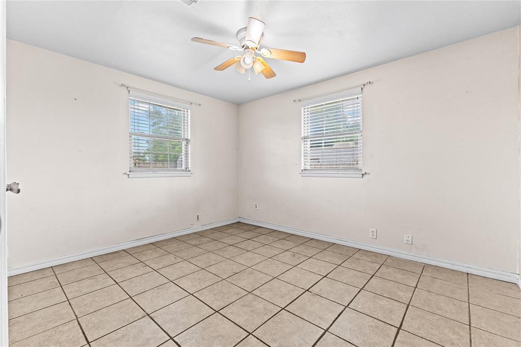 516 E Huber Street Property Photo 7