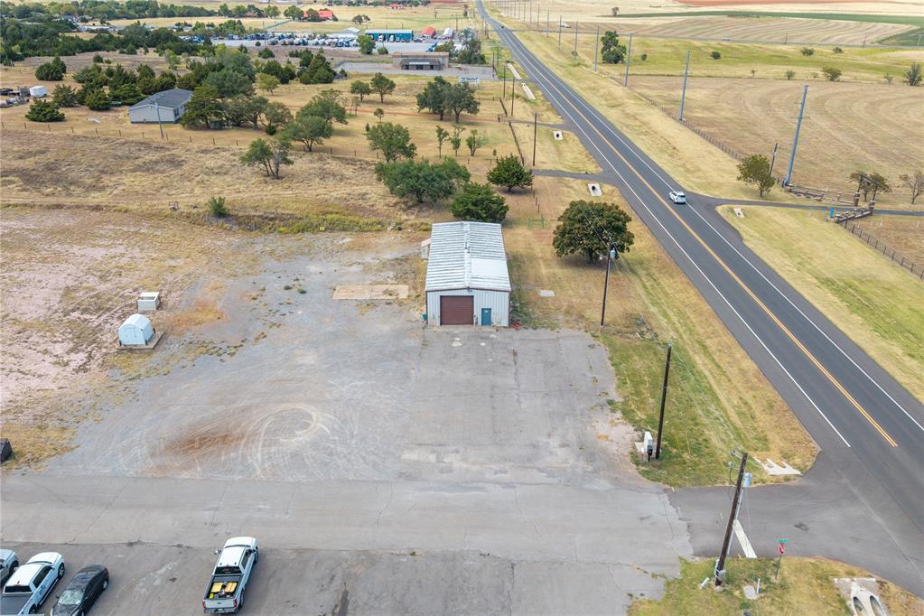 23999 E 1013 Road Property Photo 2