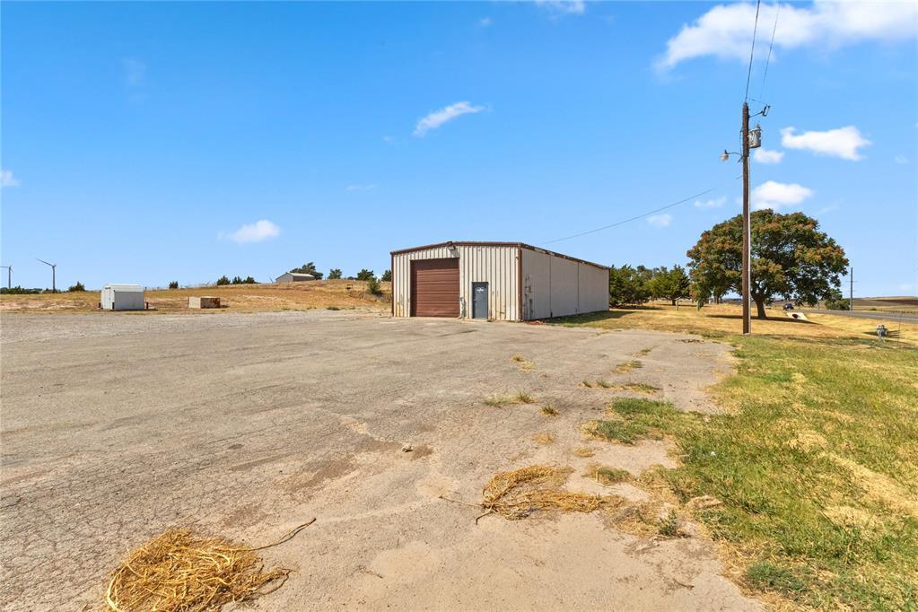 23999 E 1013 Road Property Photo 5